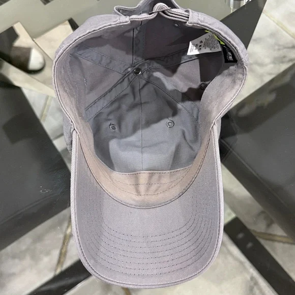 Nike Light Gray Cap with White Logo - Picture 4 of 7